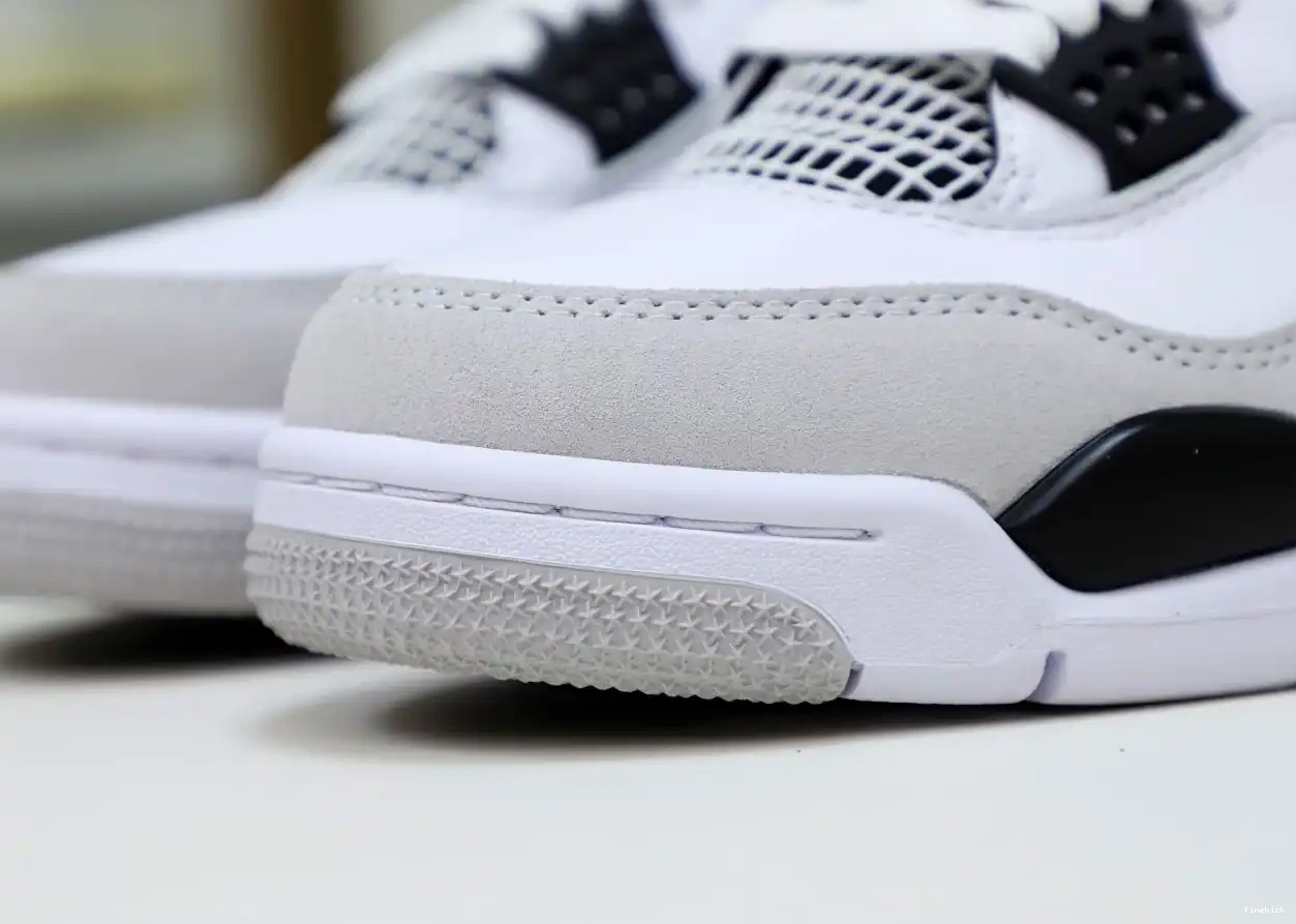 JORDAN MILITARY AIR 4 BLACK 0701